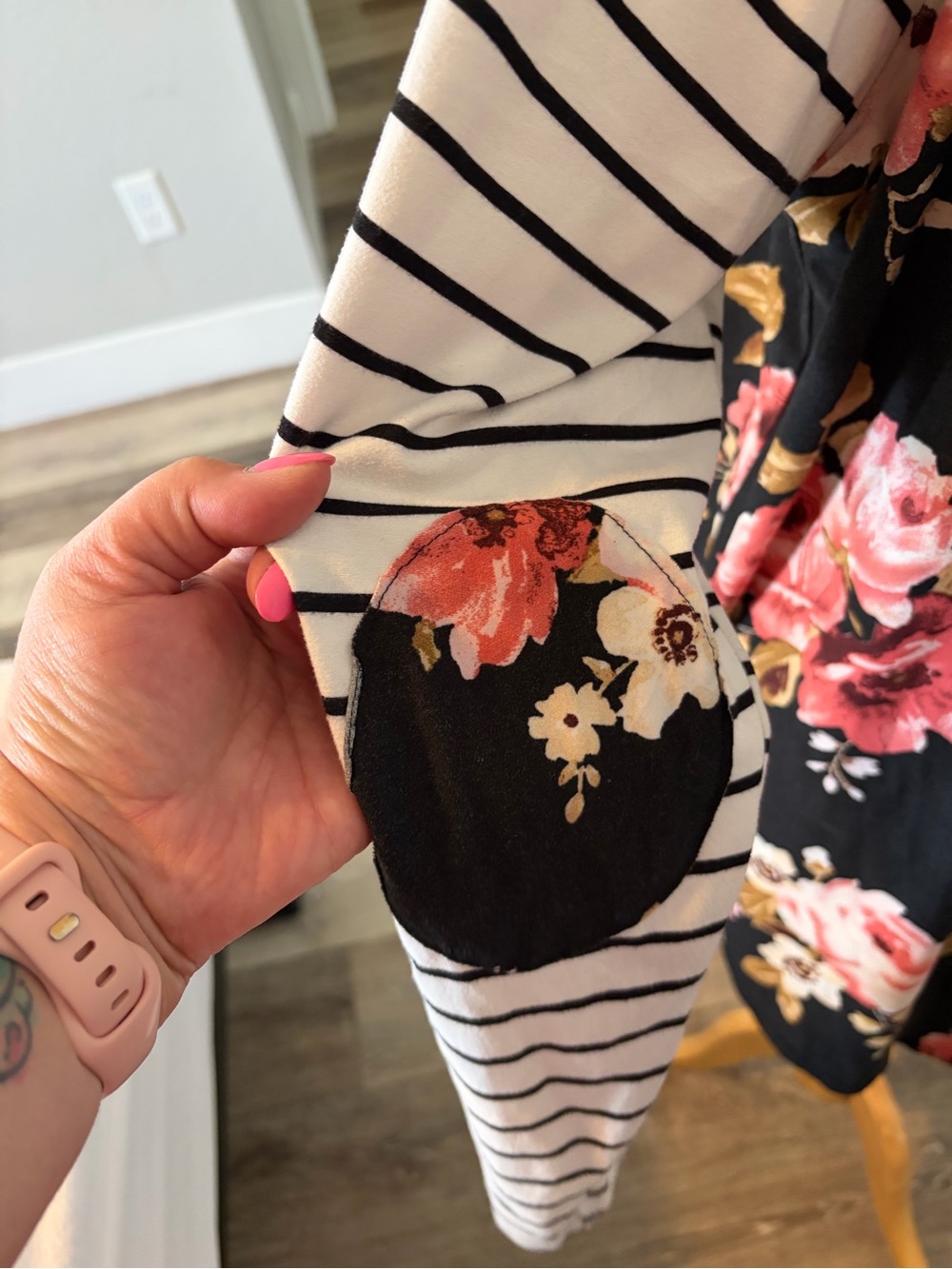 Chic Soul long sleeve floral top - Picture 3 of 4